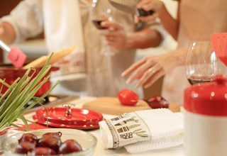 Sem sair de casa, prepare um jantar romântico para comemorar o Dia dos Namorados