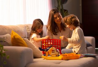 DIY: use a criatividade e crie diversos brinquedos com itens que você tem em casa